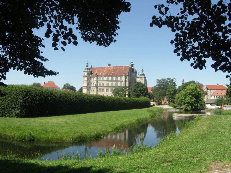 9 Blick auf Schloss.jpg